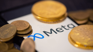 Aplicativo Meta ADS com algumas moedas em volta, representando que com pouco investimento é possível escalar resultados com Meta ADS para advogados.